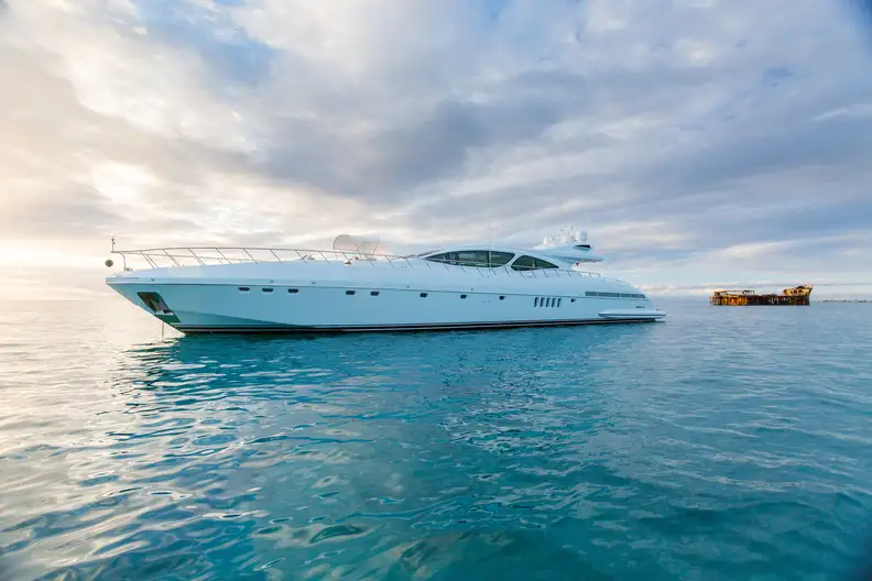 Overmarine Mangusta 130