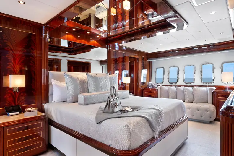 Overmarine Mangusta 130